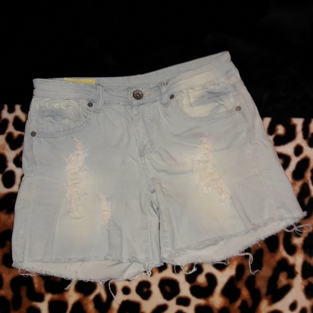 NWOT • Distressed • Bermuda' s •
